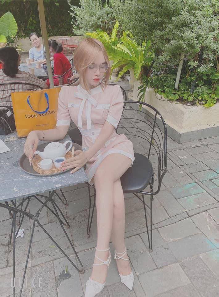 Gái nga đít bự lần đầu đi đóng sex nên hơi ngại